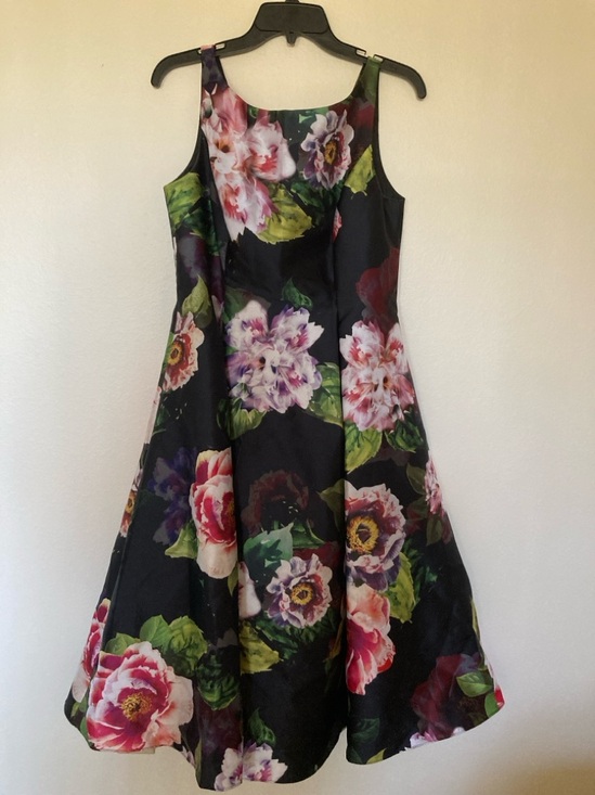 Adrianna Papell Dresses & Skirts - Adrianna Papell Black Satiny Floral Fit-n-Flare Dress with Crinoline Slip Sz 10